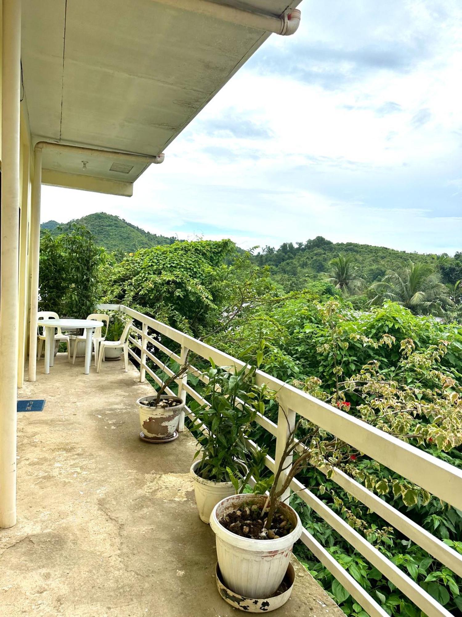 Home In Taytay Экстерьер фото
